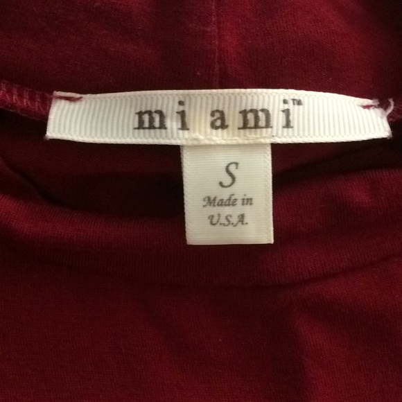 High Neck Tank Top Sleeveless Francesca’s 🌹 - Picture 3 of 4